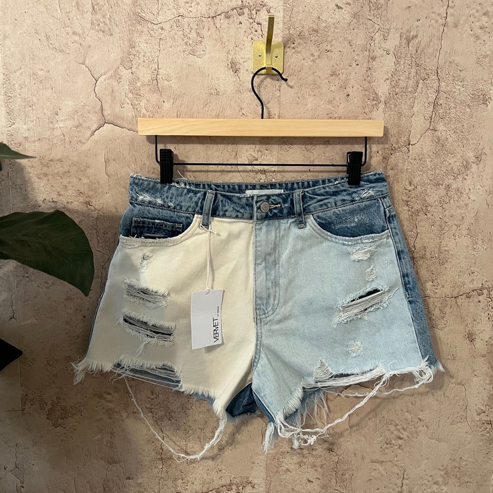 Vervet Two-Tone Frayed Jean Shorts